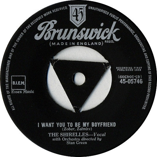 The Shirelles : I Met Him On A Sunday / I Want You To Be My Boyfriend (7", Single)